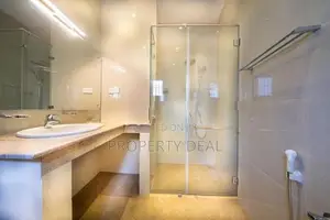 Luxury 4 Bedrooms House for Sale in Thalangama - PDH81