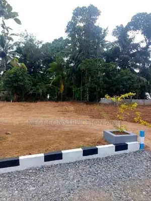 Land For Sale 120 Bus Route Near Kubuka Filling Station In Polgasowita