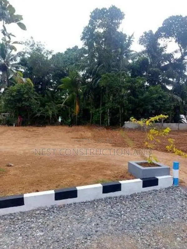 Land For Sale 120 Bus Route Near Kubuka Filling Station In Polgasowita