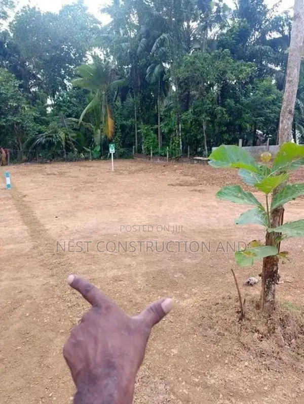 Land For Sale 120 Bus Route Near Kubuka Filling Station In Polgasowita