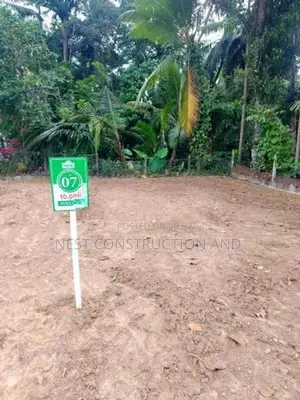 Land For Sale 120 Bus Route Near Kubuka Filling Station In Polgasowita
