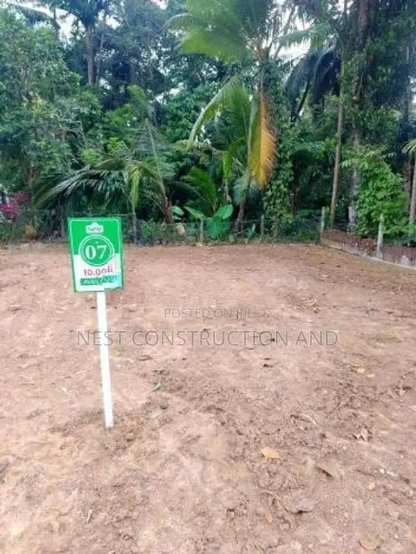 Land For Sale 120 Bus Route Near Kubuka Filling Station In Polgasowita