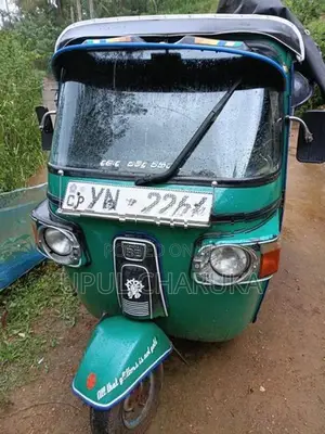 Bajaj RE 2011