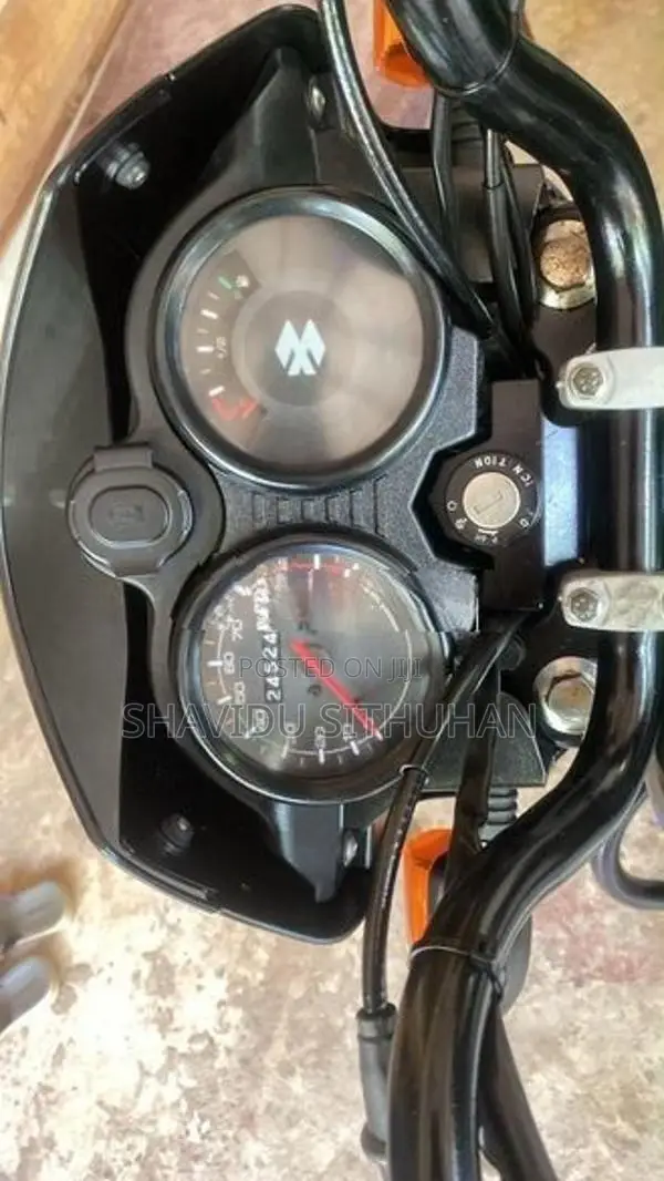 Bajaj CT100 2024