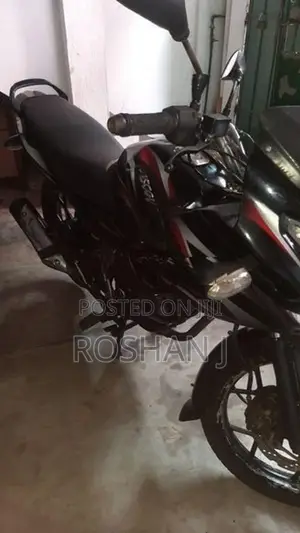 Bajaj Discover 150F 2015