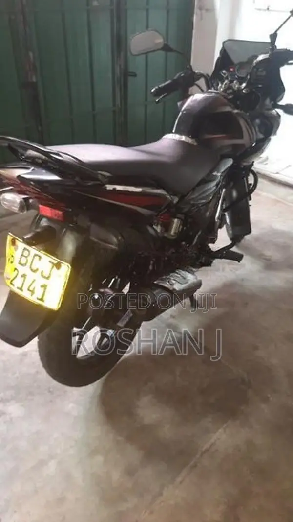 Bajaj Discover 150F 2015