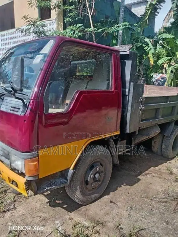 Mitsubishi Canter 1985