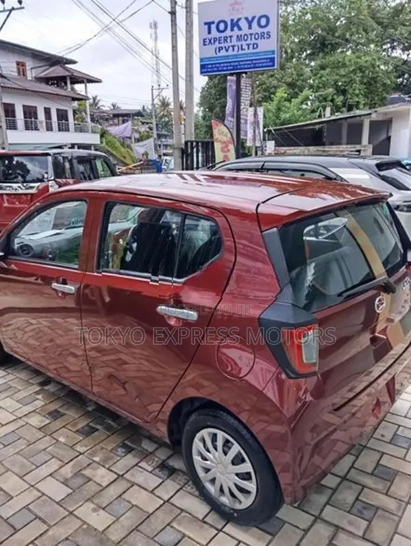 Daihatsu Mira L E:S 2026