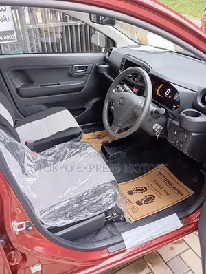Daihatsu Mira L E:S 2026