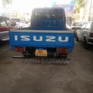 Isuzu Elf 1980