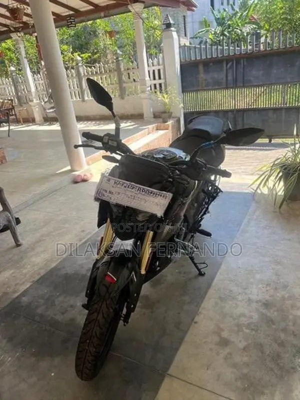 Bajaj Pulsar N160 Premium 2026