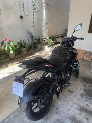 Bajaj Pulsar N160 Premium 2026