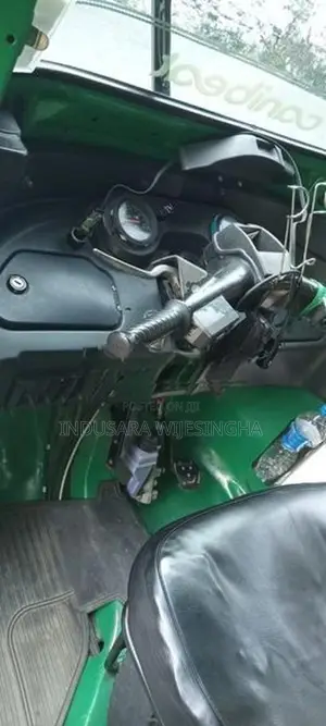 Bajaj RE 2015