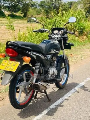 Bajaj Platina 100 2016