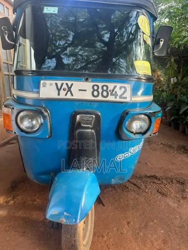 Bajaj RE 2012
