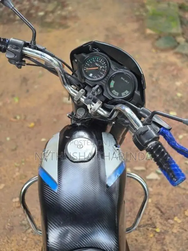 Bajaj CT100 2013