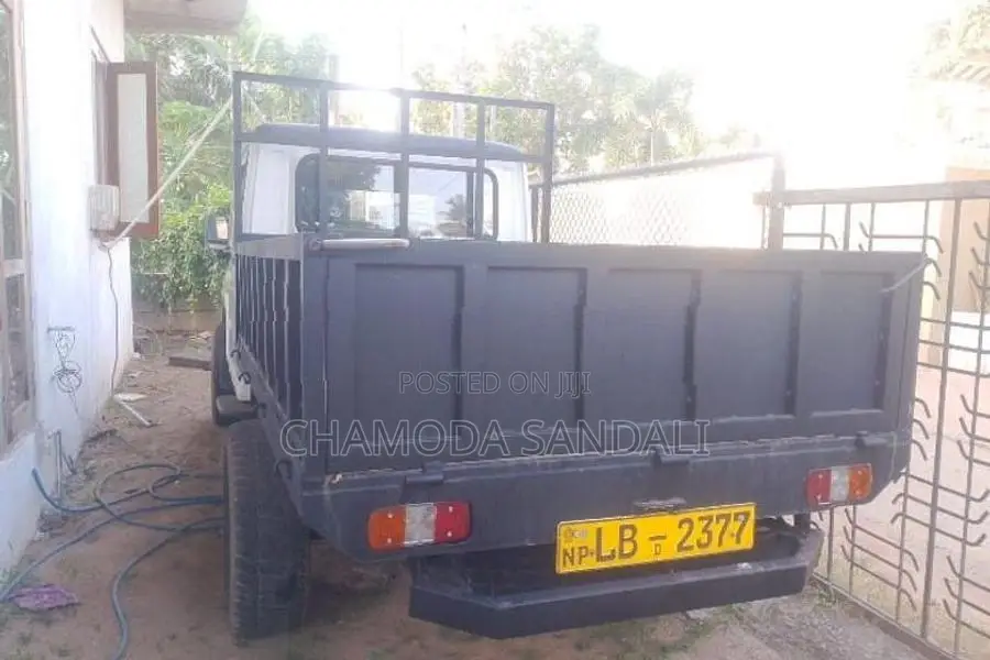 Mahindra Bolero 2006