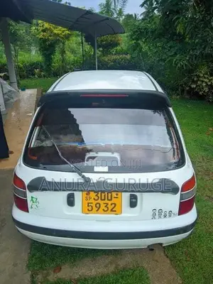 Nissan March 1995