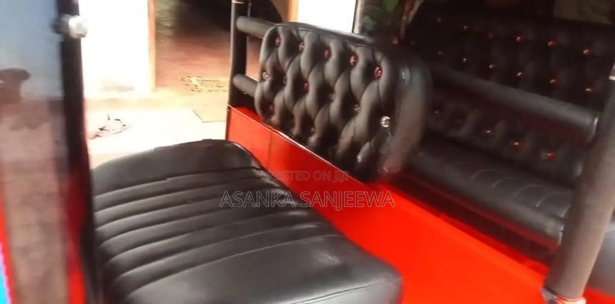 Bajaj RE 2014