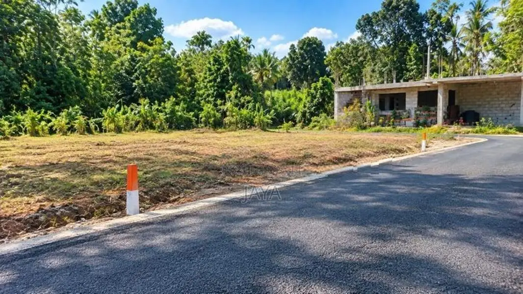 කඩුවෙලට නුදුරු පට්ටියාවත්තෙන් වටිනා බිම් කොටස්