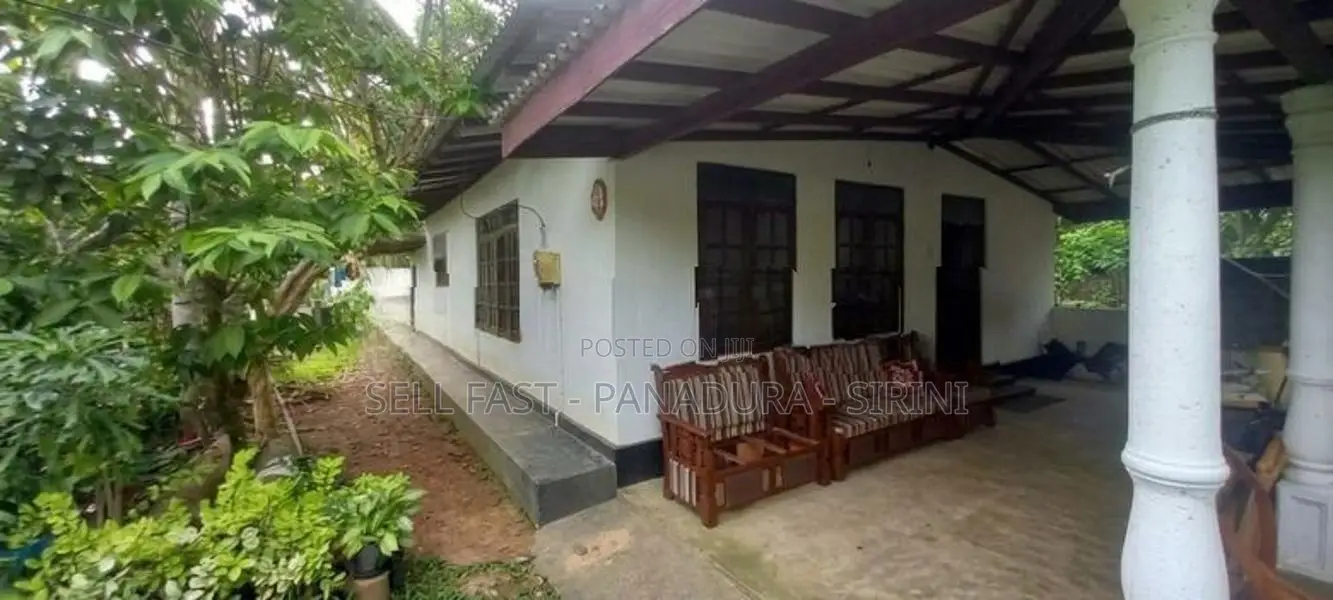 House With 14 P Land In Panadura - Thanthirimulla