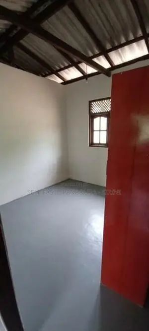 House With 14 P Land In Panadura - Thanthirimulla