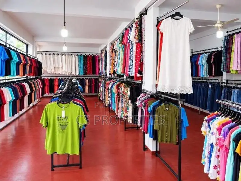 Facing Bandaragama Kaluthara Road Bulding For Sale