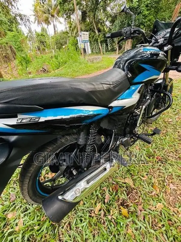 Bajaj Discover 125 2023