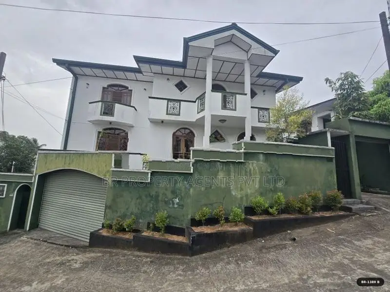Three Story House For Sale In Koswatta, Battaramulla