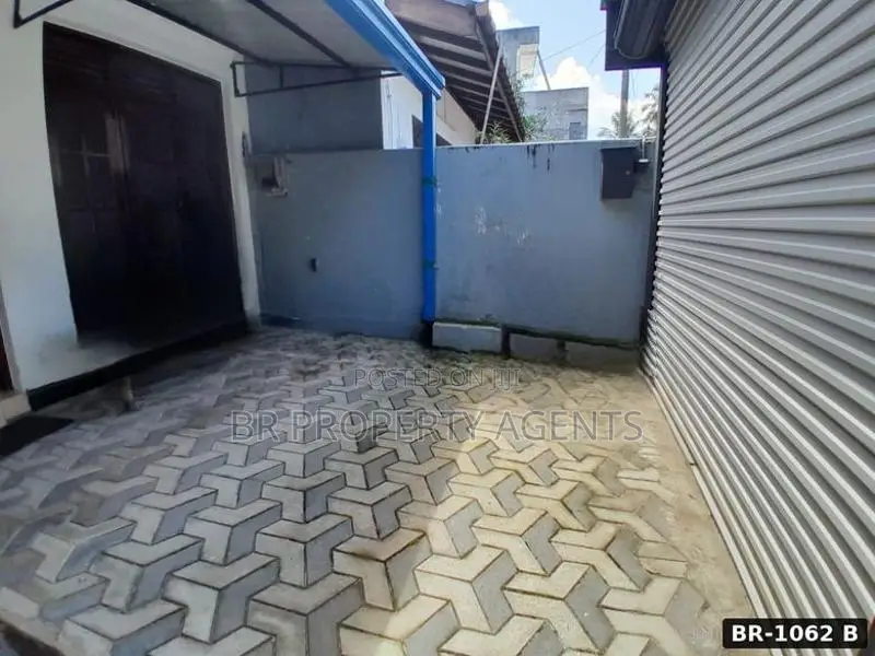 Single Story House for Sale in Wellampitiya