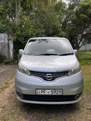 Nissan NV200 2010 Van (Used)