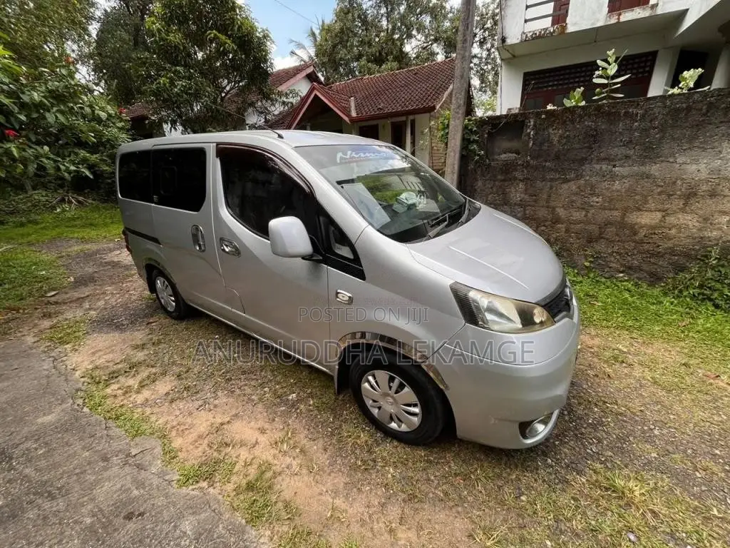 Nissan NV200 2010 Van (Used)
