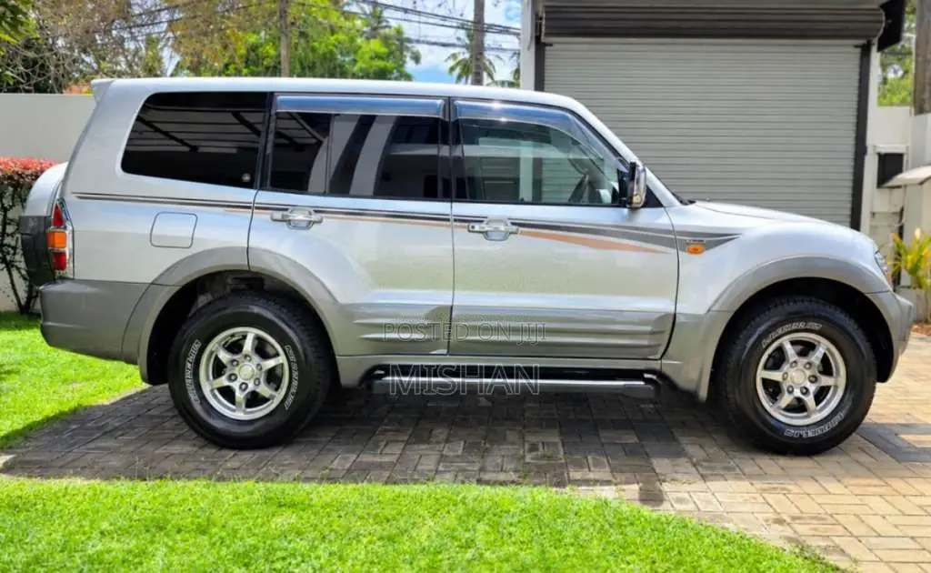 Mitsubishi MONTERO PAJERO EXCEED V75W 2000 SUV (Used)