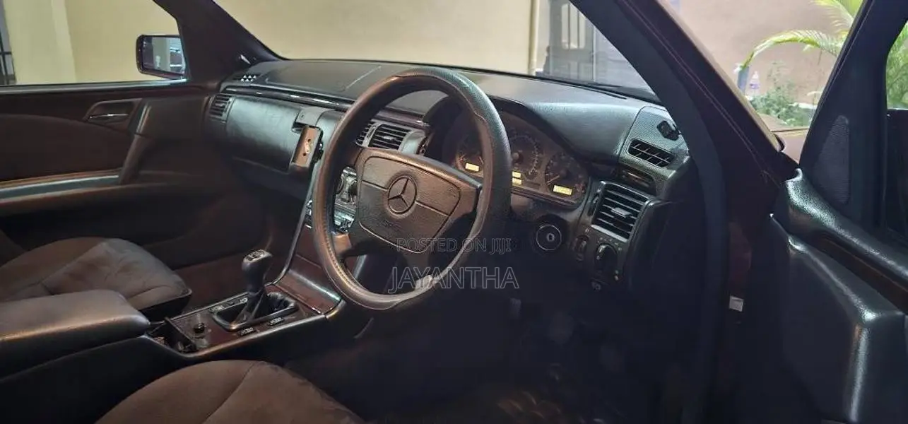 Mercedes-Benz E200 W210 1996 Car (Used)