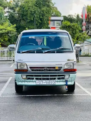 Toyota Dolphin 1990 Van (Used)