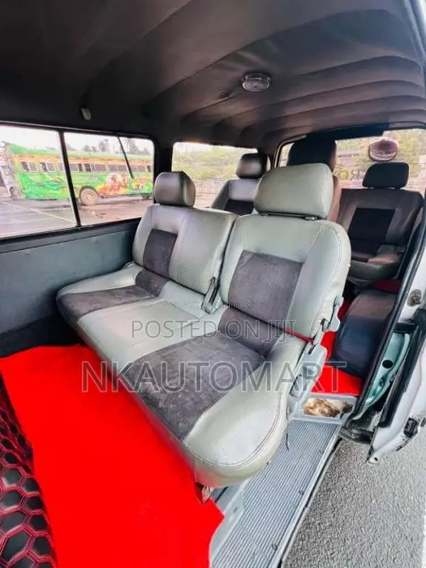 Toyota Dolphin 1990 Van (Used)
