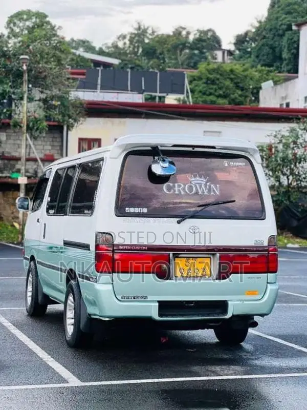 Toyota Dolphin 1990 Van (Used)
