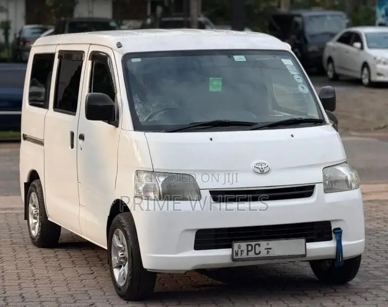 Toyota TownAce 2008 Van (Used)