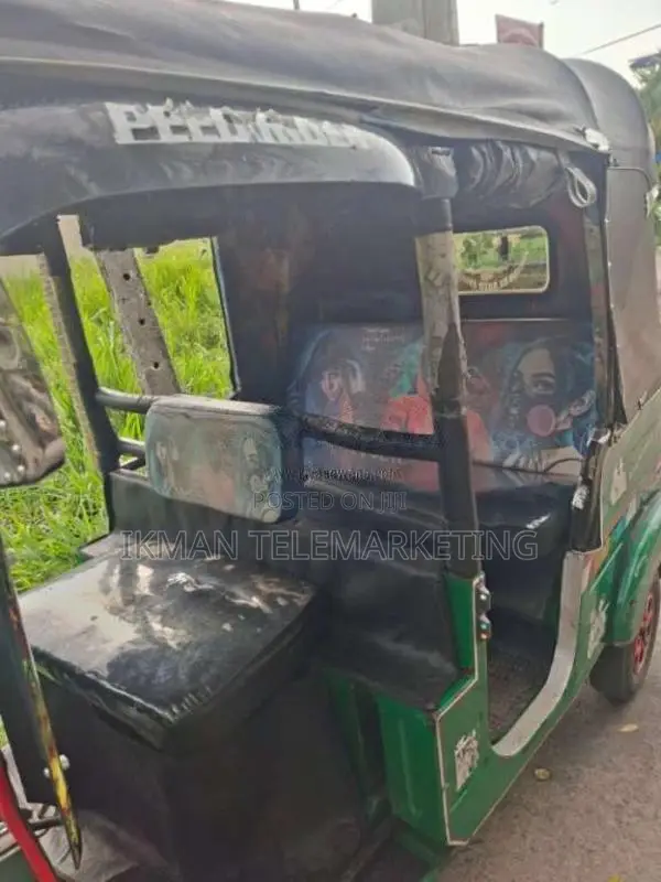 Bajaj RE 2 Stroke 2006 Three Wheel (Used)