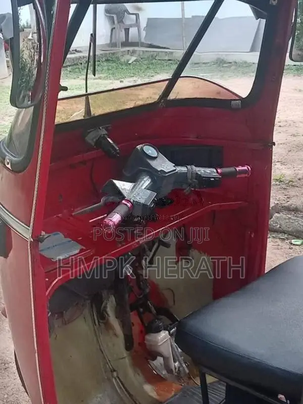 Bajaj 4 stroke 2007 Three Wheel (Used)
