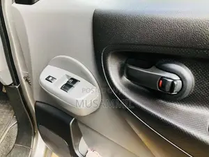 Nissan Nv200 Nissan 2014 Van (Used)