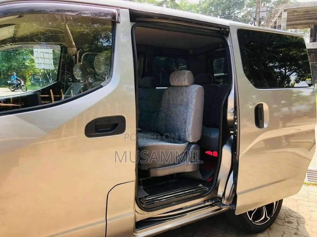 Nissan Nv200 Nissan 2014 Van (Used)