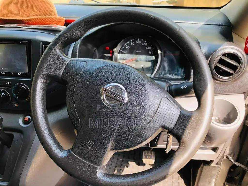 Nissan Nv200 Nissan 2014 Van (Used)