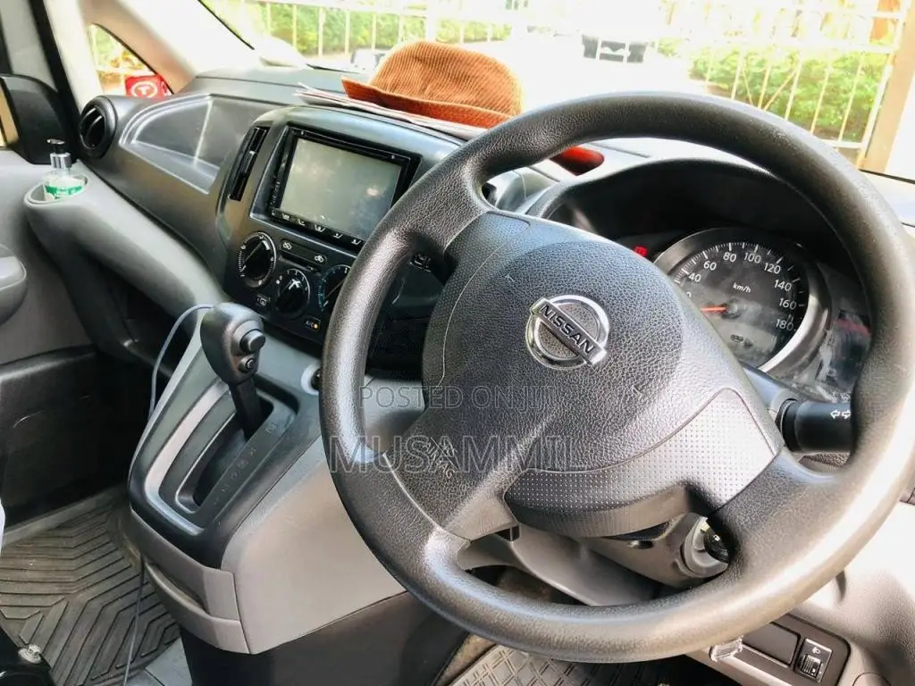 Nissan Nv200 Nissan 2014 Van (Used)
