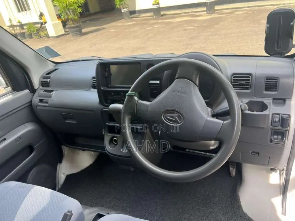 Daihatsu Hijet 2012 Van (Used)