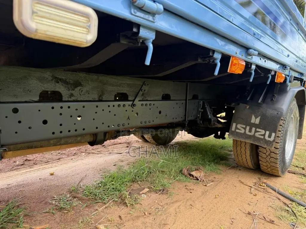 Isuzu NKR 1998 Lorry (Used)