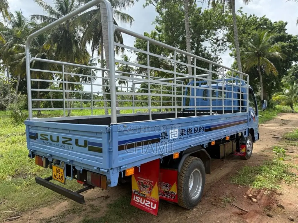 Isuzu NKR 1998 Lorry (Used)