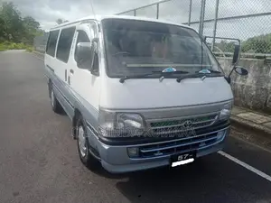 Toyota Dolphin LH113 1991 Van (Used)