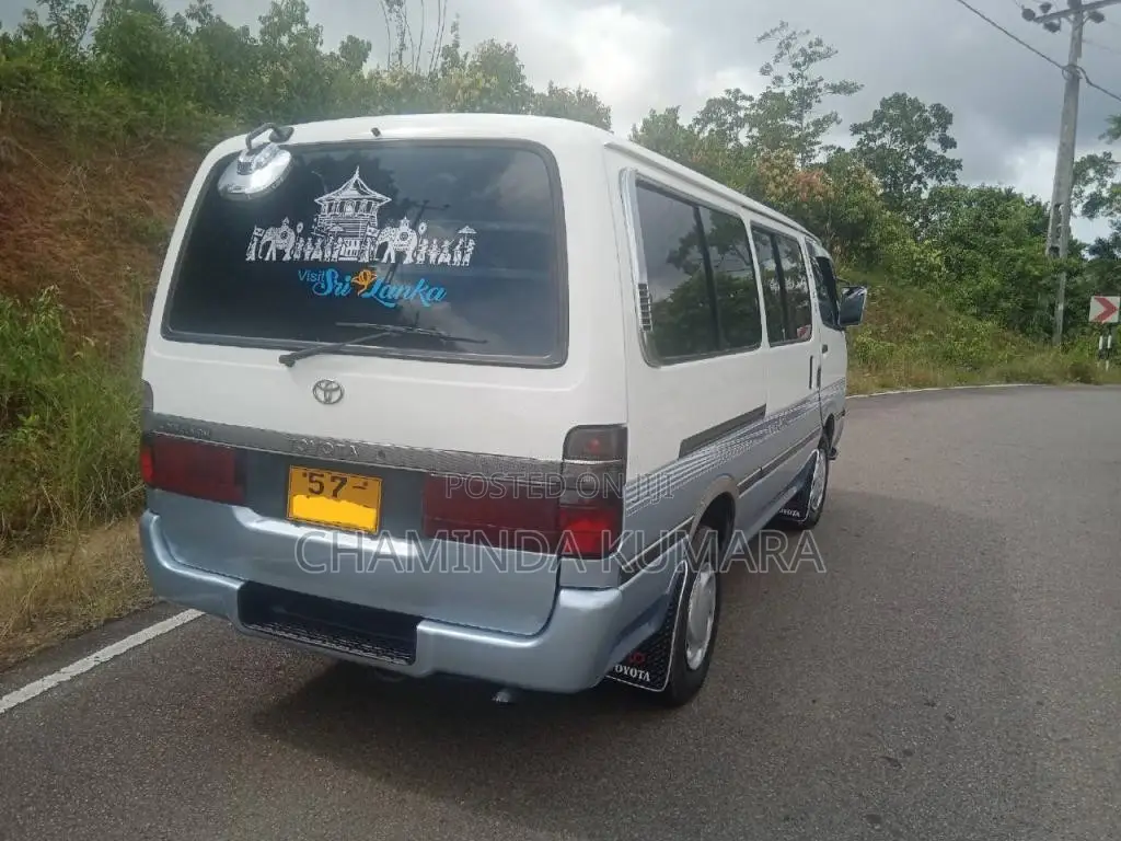 Toyota Dolphin LH113 1991 Van (Used)