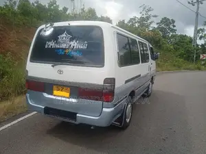 Toyota Dolphin LH113 1991 Van (Used)